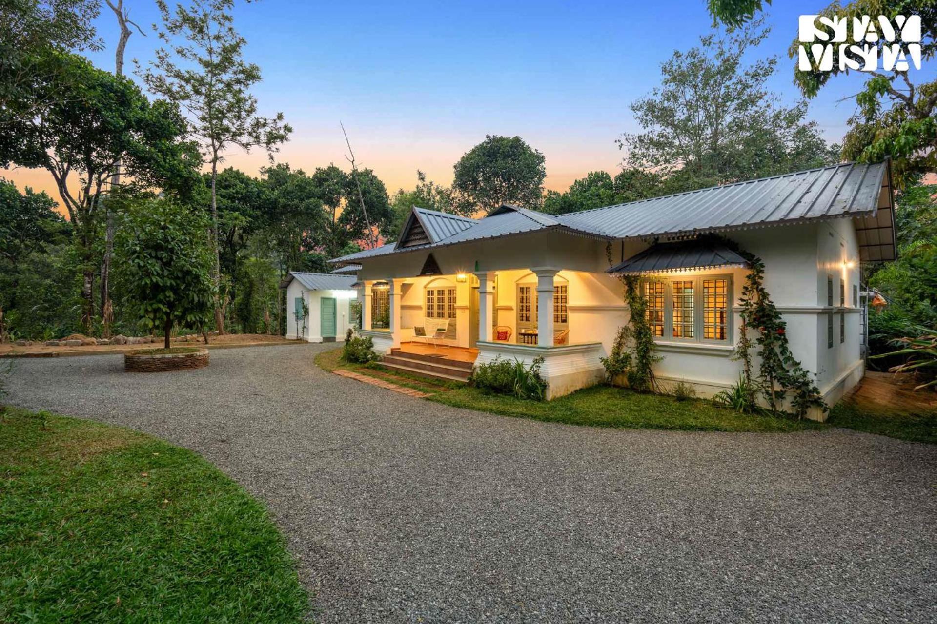 Stayvista At Catherine Cottage With Heater & Board Game Munnar Exterior photo