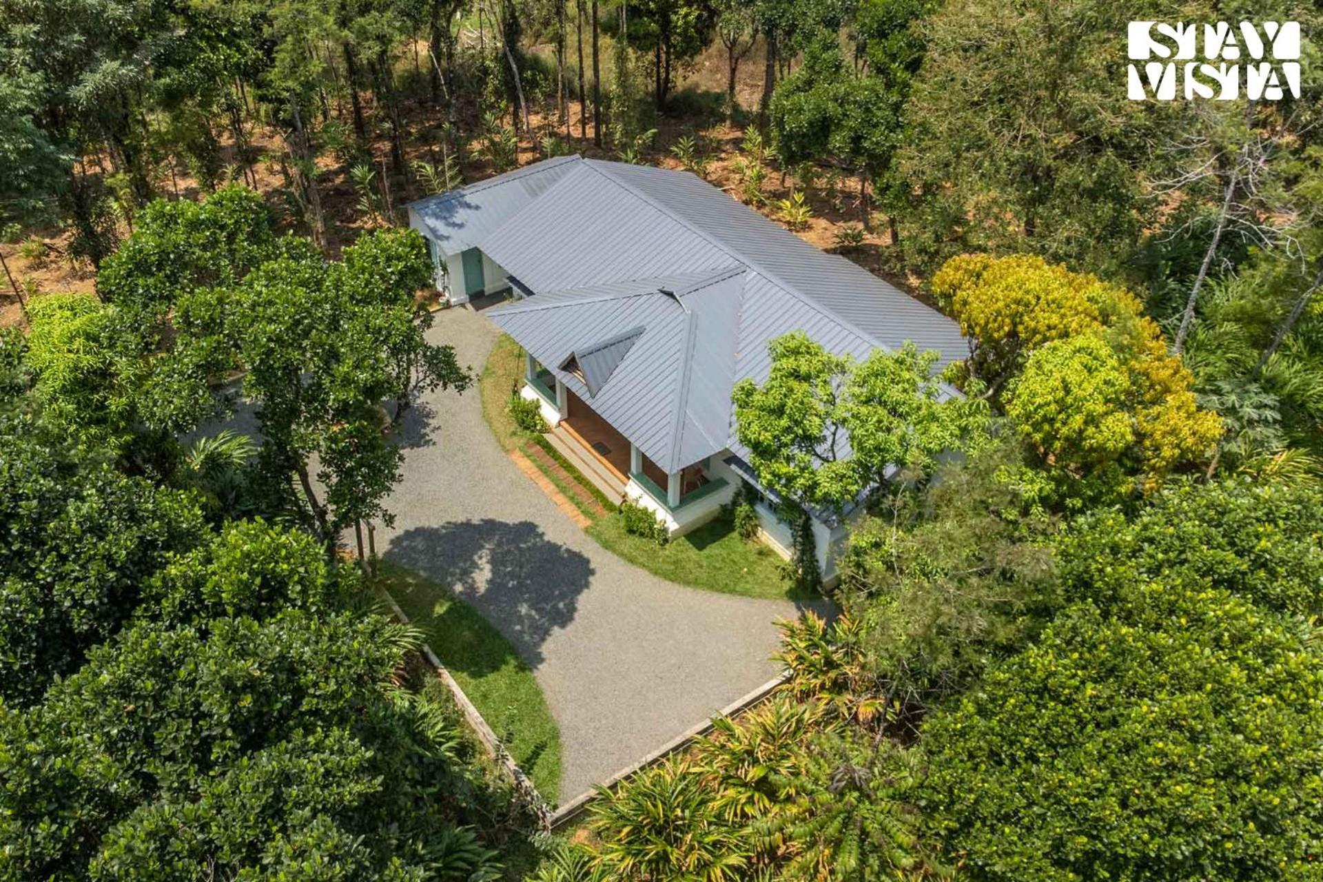 Stayvista At Catherine Cottage With Heater & Board Game Munnar Exterior photo
